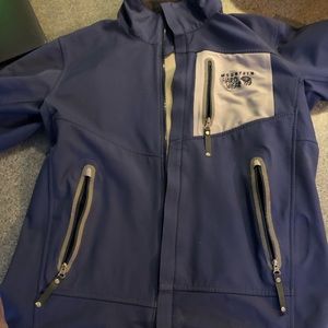 Lightly used mountain hardware jacket